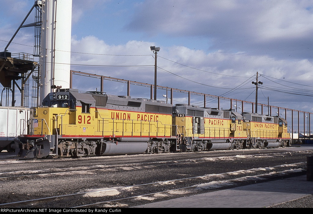 UP 912 at Stockton